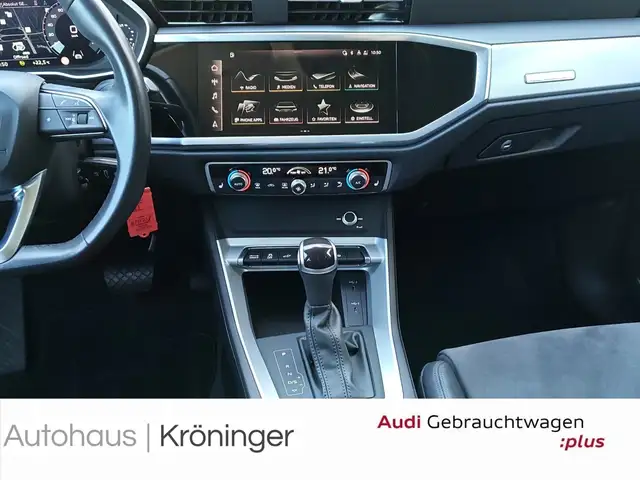 Audi Q3 view 14