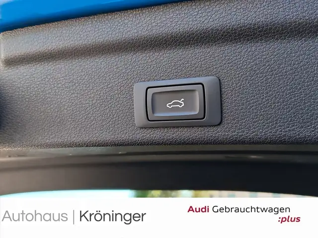 Audi Q3 view 18