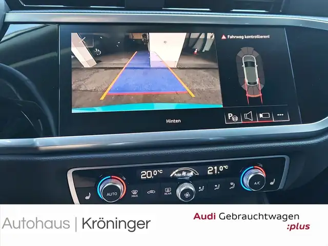 Audi Q3 view 17
