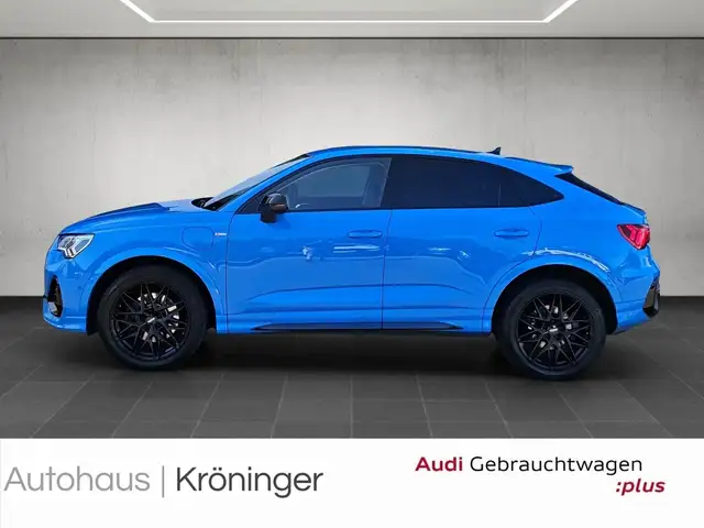 Audi Q3 view 3