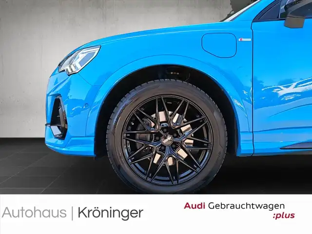 Audi Q3 view 20