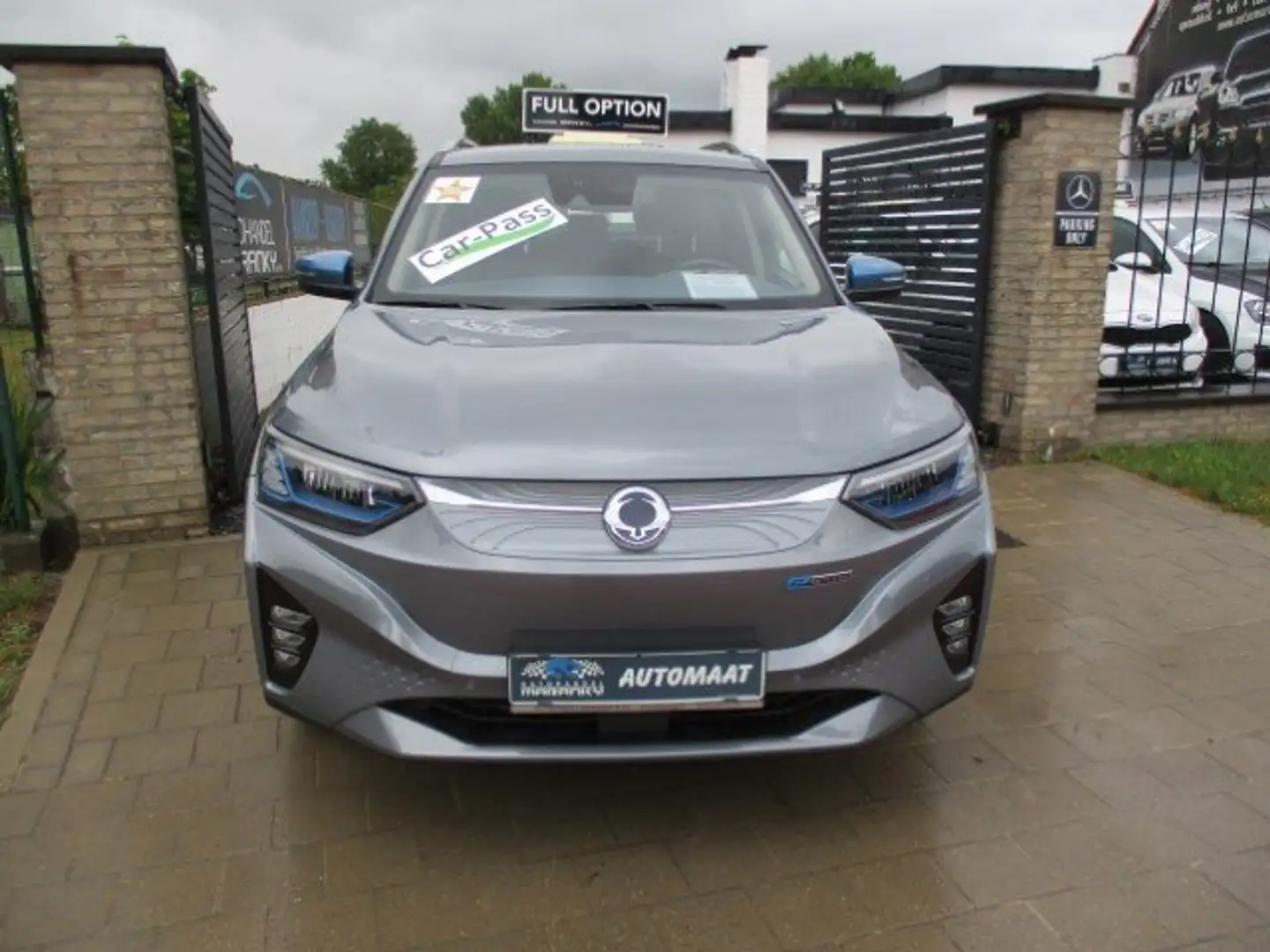 SsangYong Korando Korando E-Motion EV TITANIUM FULL OPTION AUTOMAAT Gris - 2