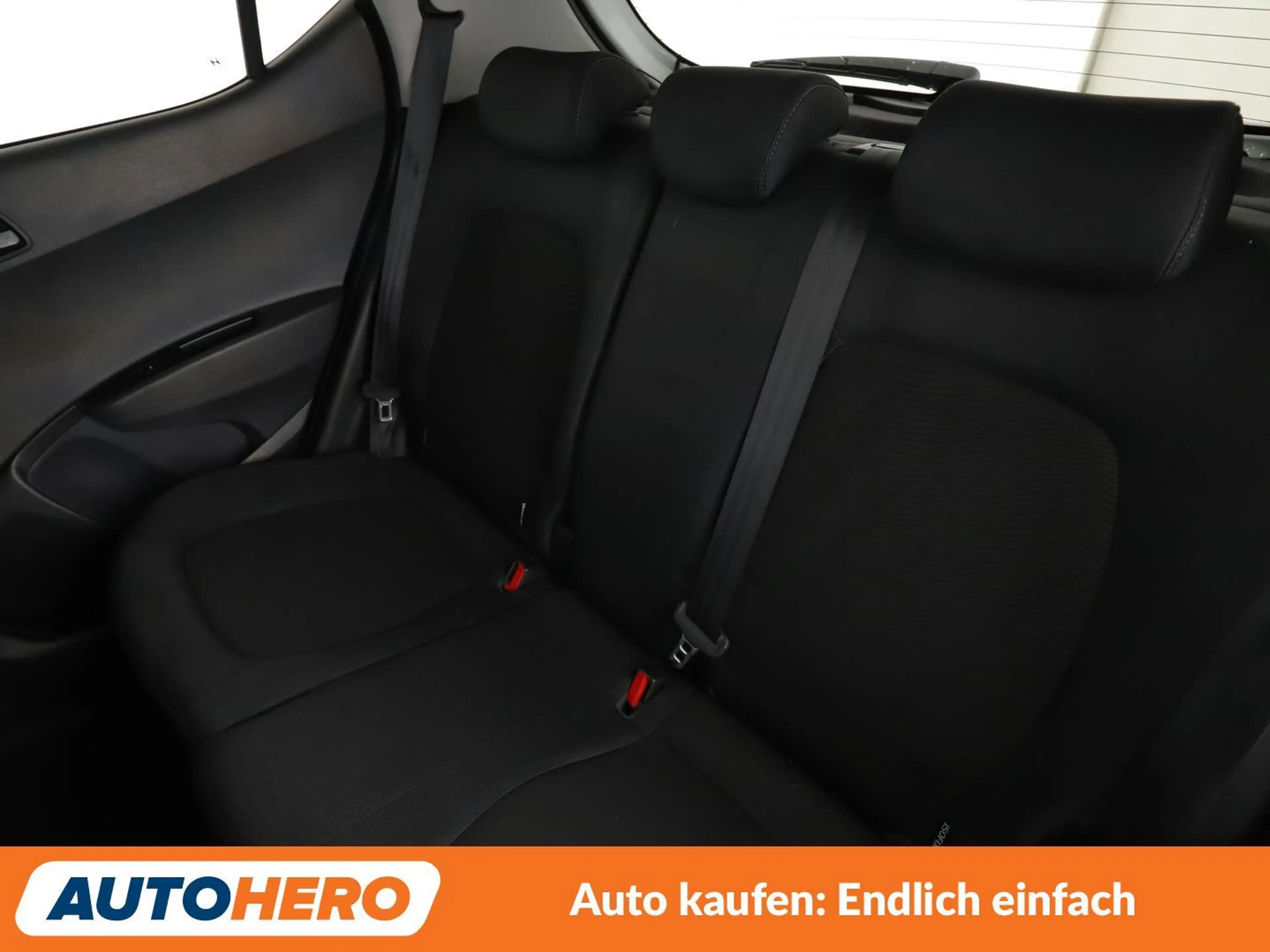 Hyundai i10 1.2 YES! Plus Aut.*PDC*SHZ*ALU*KLIMA* — photo 14