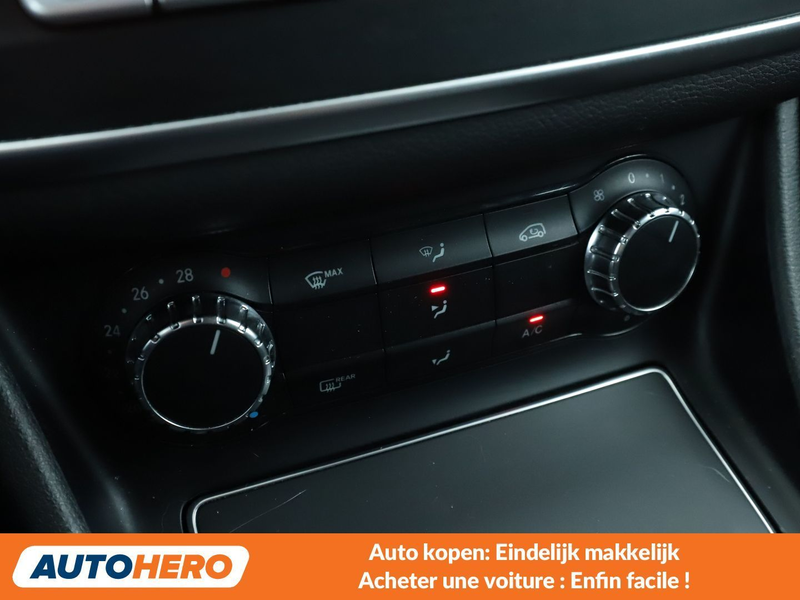 Mercedes-Benz CLA 180 CLA 180 AMG Line — photo 14