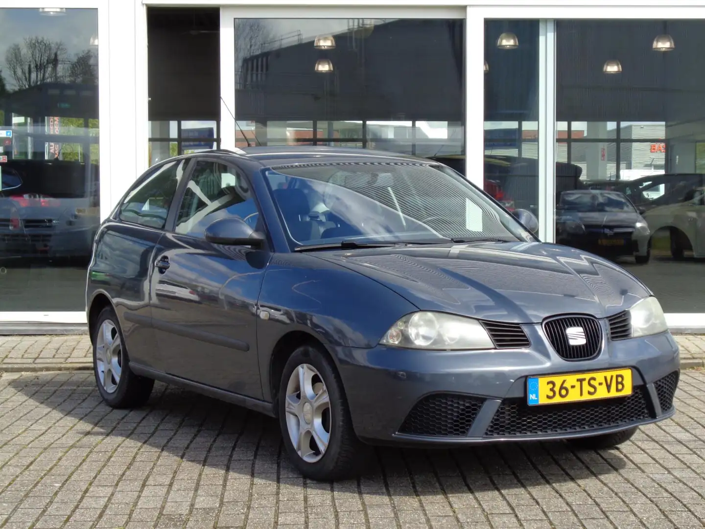 SEAT Ibiza 1.4-16V Trendstyle / Airco / Cruise Control. Szary - 2