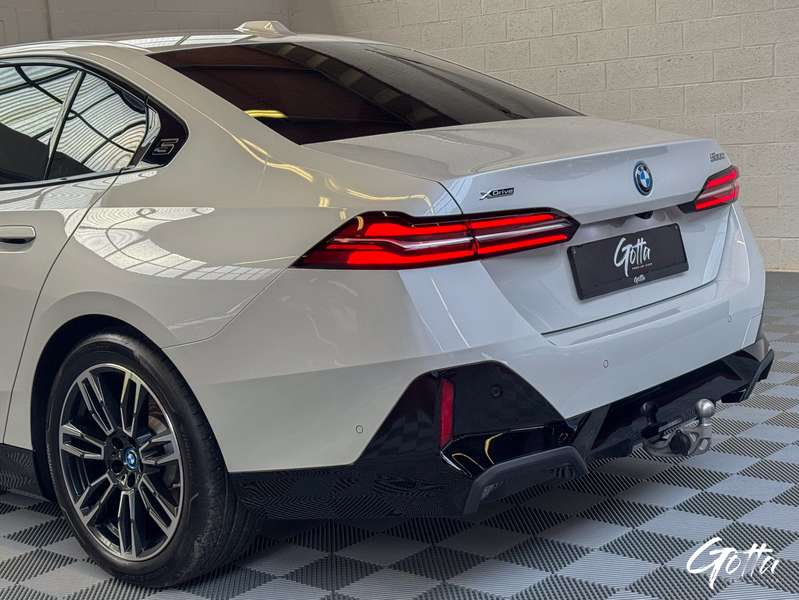 Photo du véhicule BMW 530