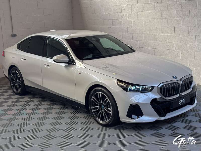 Photo du véhicule BMW 530