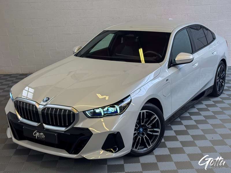 Photo du véhicule BMW 530