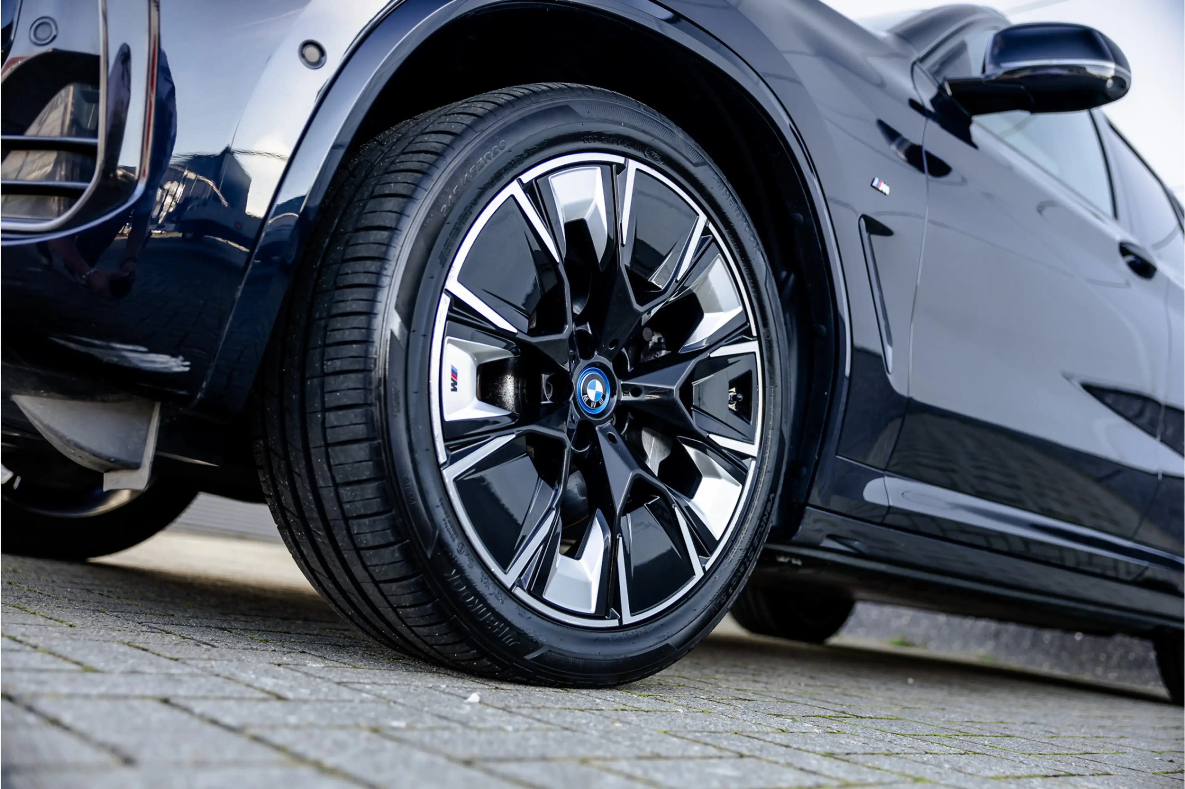 BMW iX3 High Executive 80 kWh SOH 99% M Sport / Pano / Har — photo 32