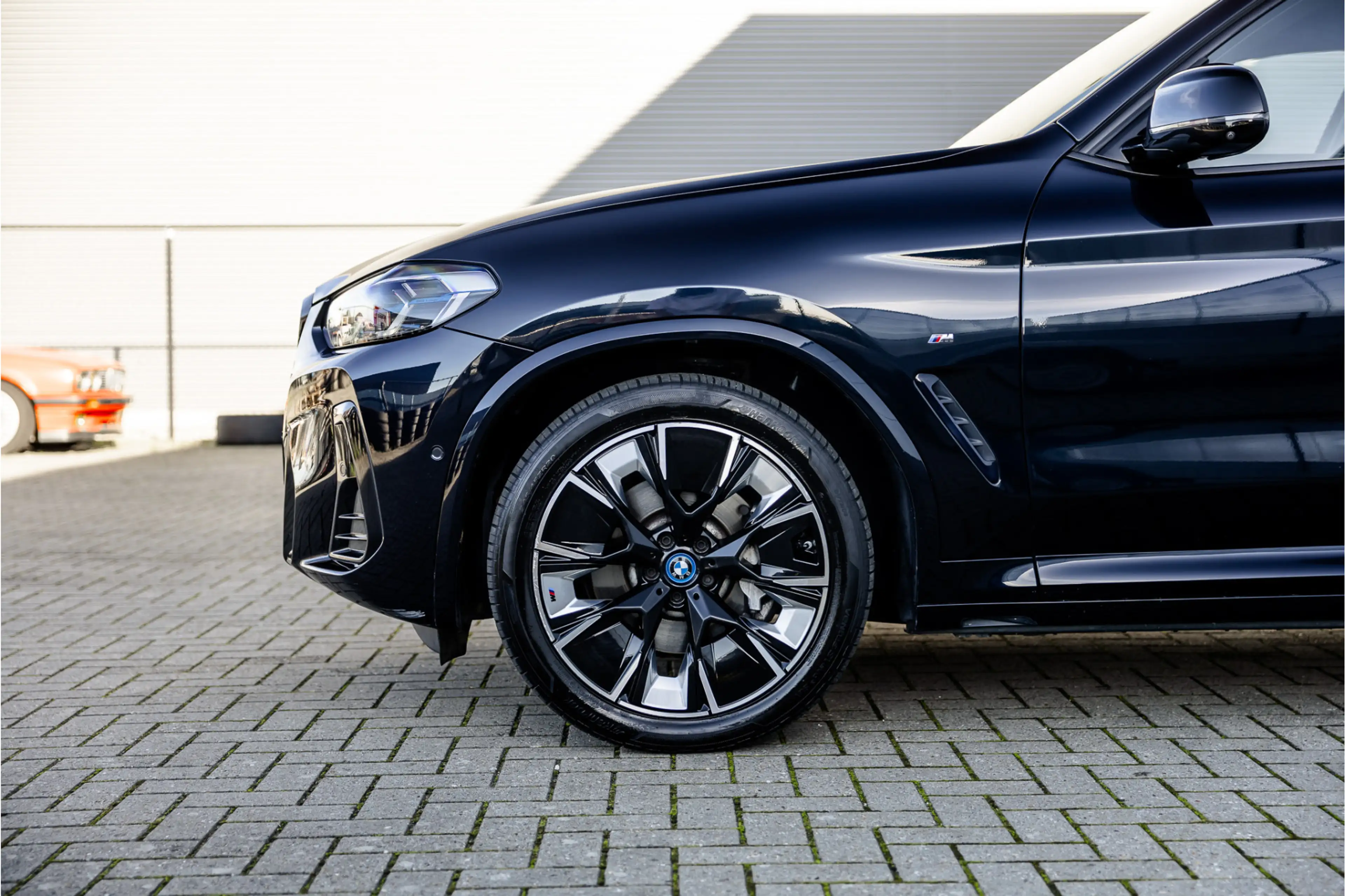 BMW iX3 High Executive 80 kWh SOH 99% M Sport / Pano / Har — photo 31