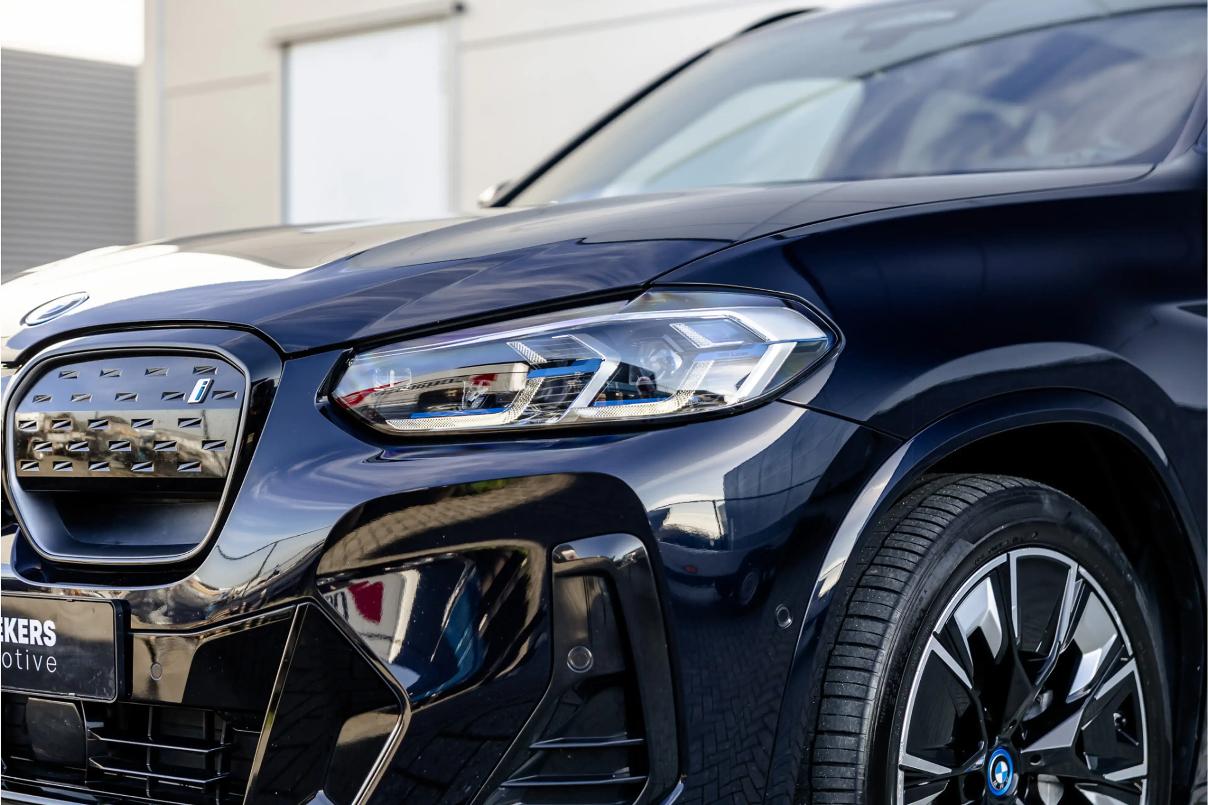BMW iX3 High Executive 80 kWh SOH 99% M Sport / Pano / Har — photo 27