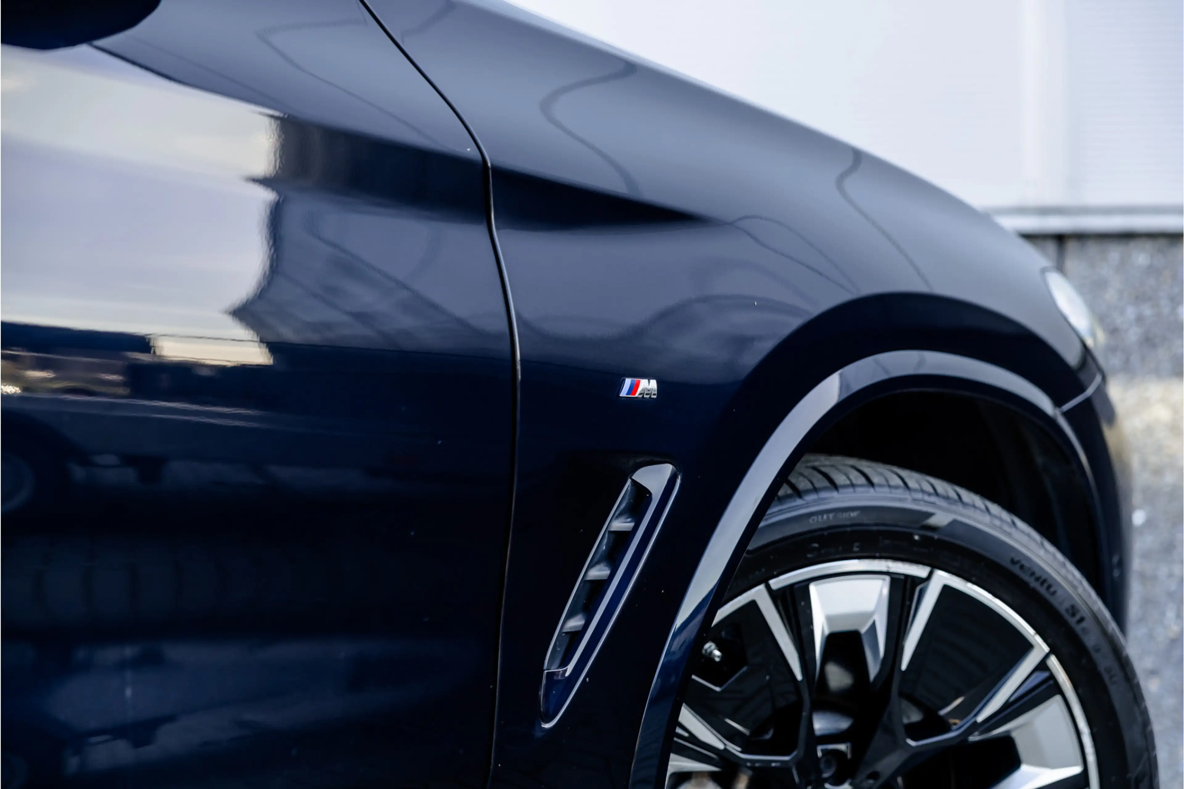 BMW iX3 High Executive 80 kWh SOH 99% M Sport / Pano / Har — photo 43