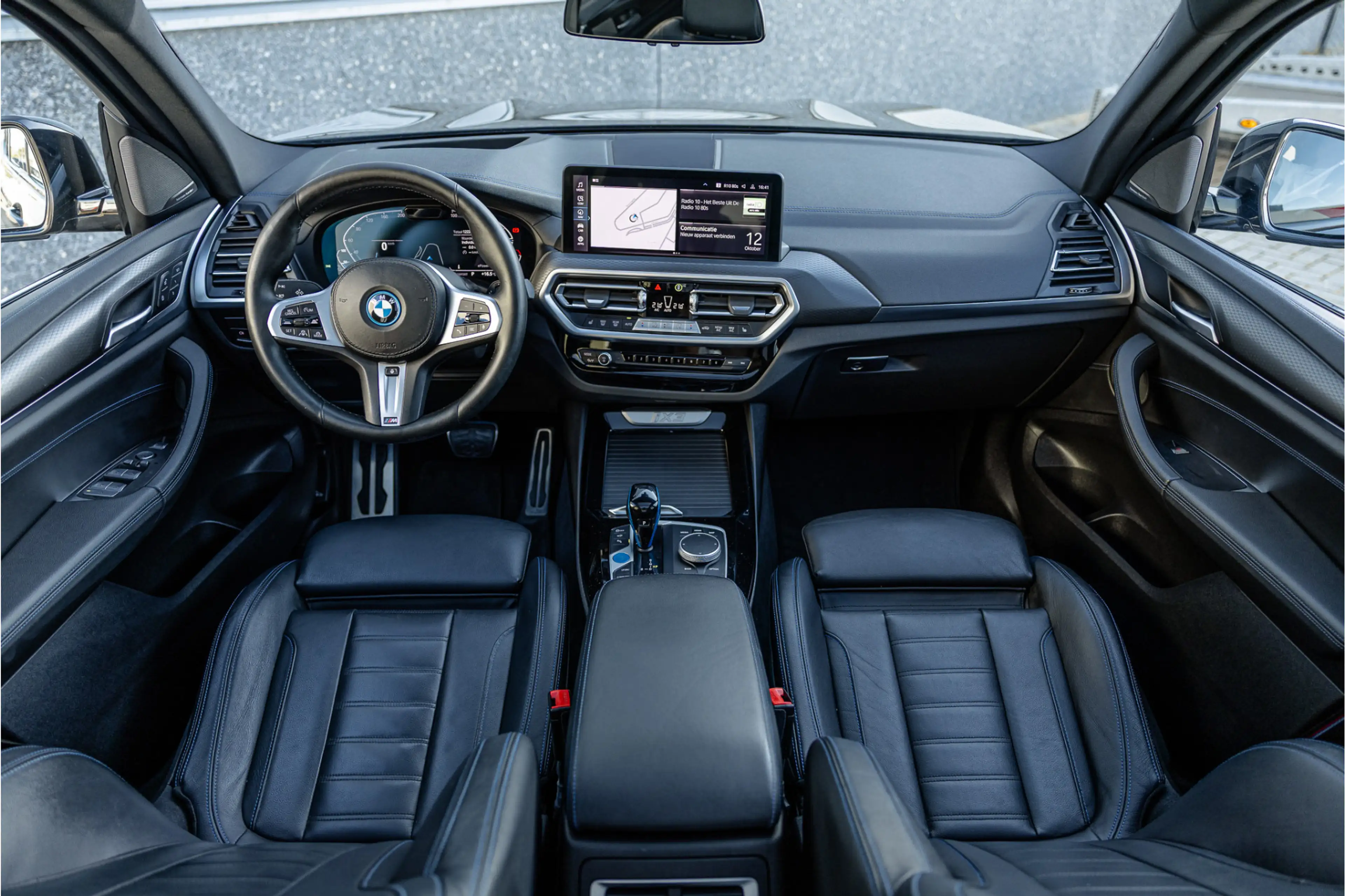 BMW iX3 High Executive 80 kWh SOH 99% M Sport / Pano / Har — photo 6