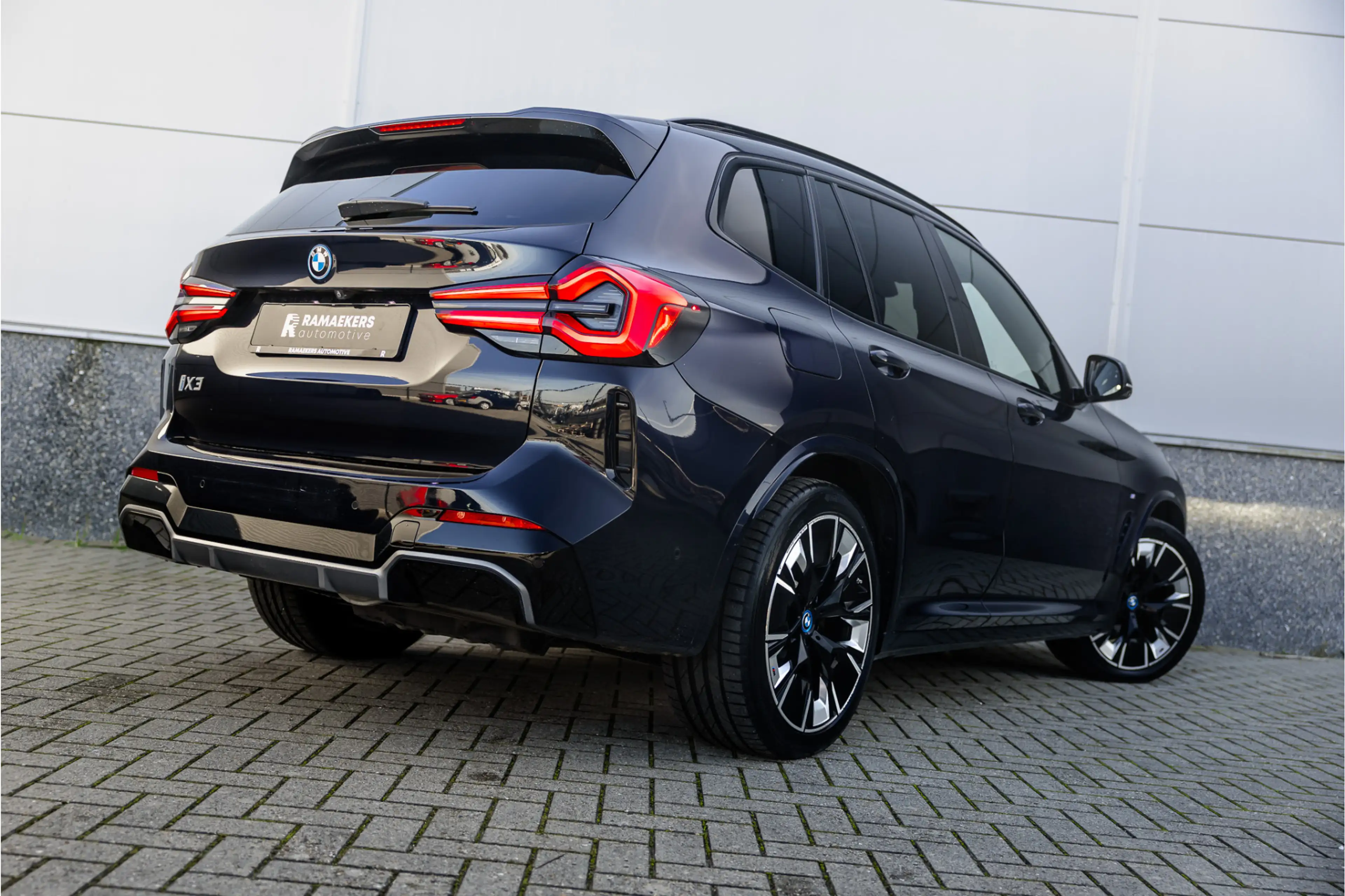BMW iX3 High Executive 80 kWh SOH 99% M Sport / Pano / Har — photo 36