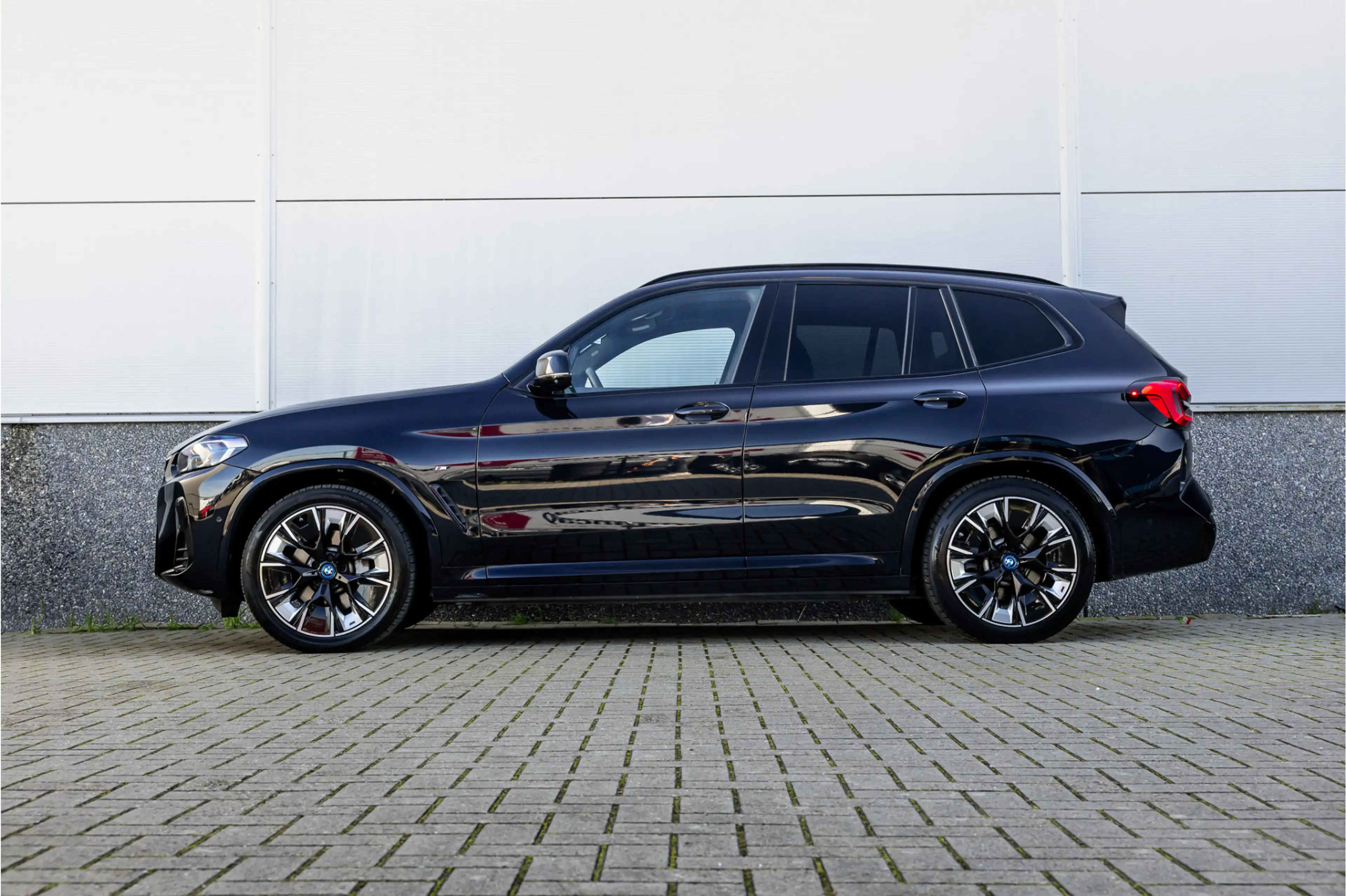 BMW iX3 High Executive 80 kWh SOH 99% M Sport / Pano / Har — photo 4