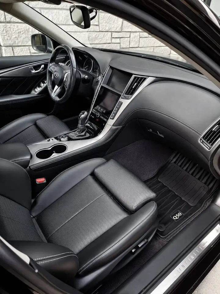 Infiniti Q50 снимка Infiniti Q50