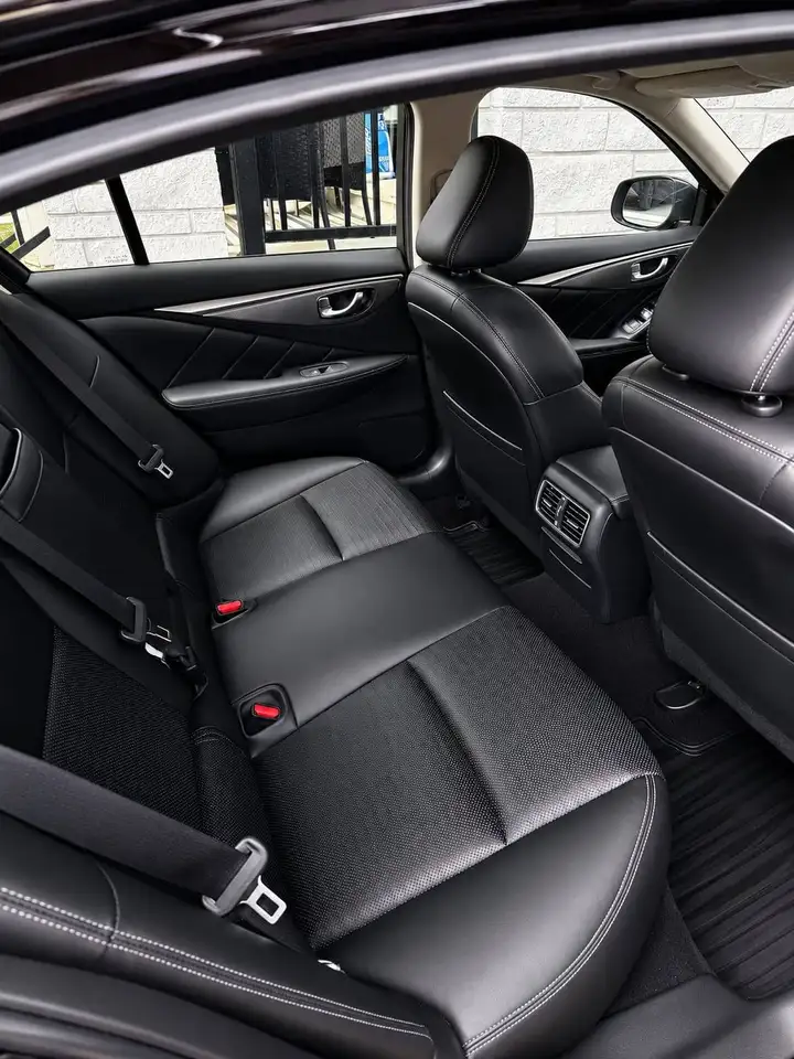 Infiniti Q50 снимка Infiniti Q50