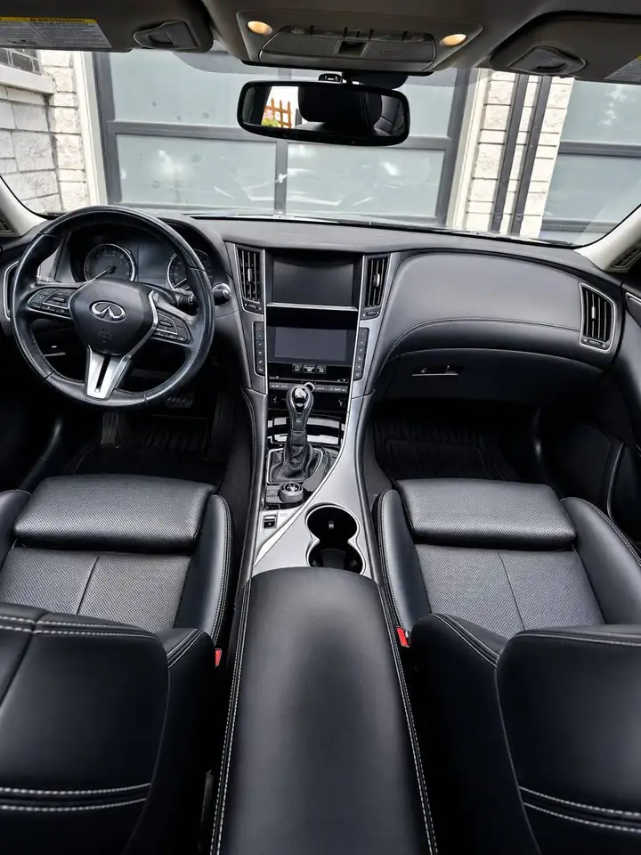 Infiniti Q50 снимка Infiniti Q50
