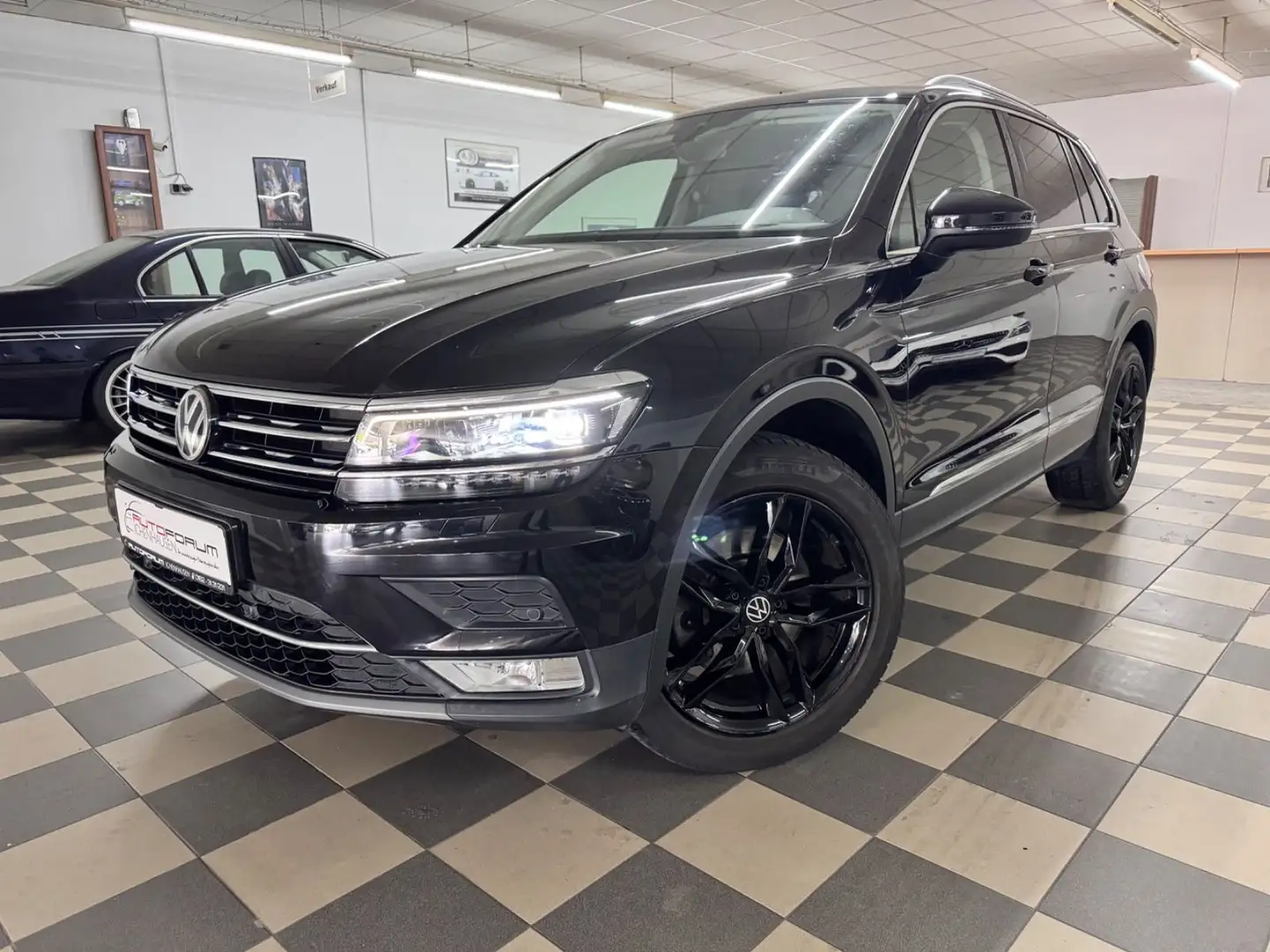 Volkswagen Tiguan Highline 4Motion*Ahk* Noir - 1