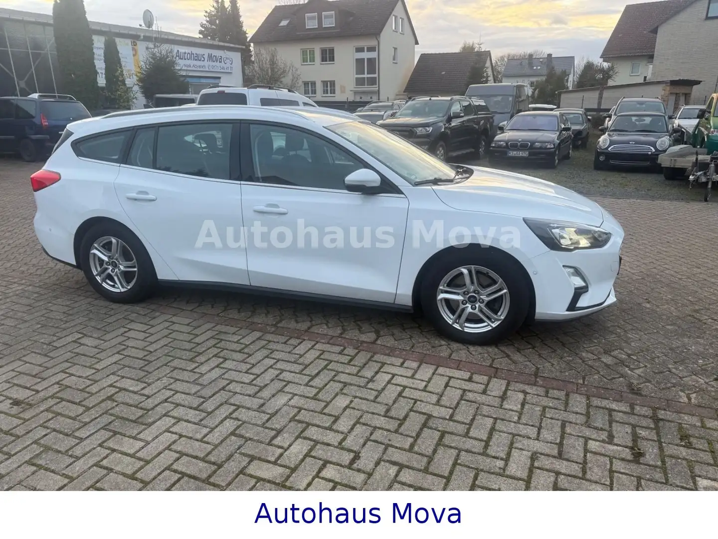 Ford Focus Turnier Cool & Connect Blanc - 1