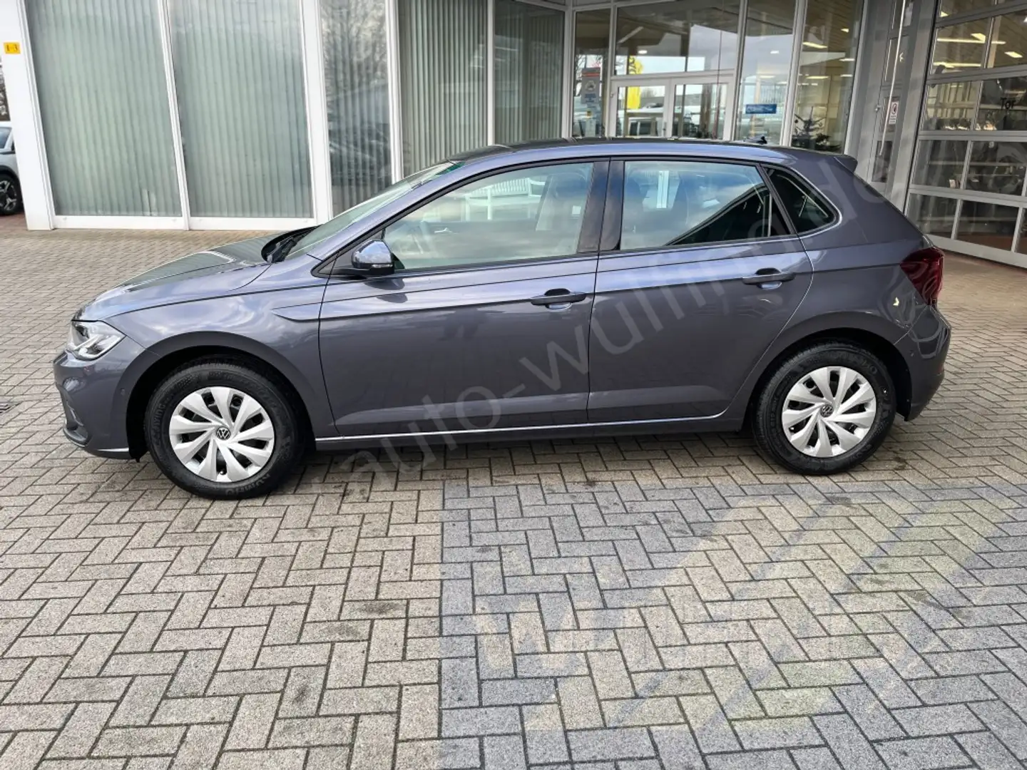 Volkswagen Polo Life 1.0TSI DSG IQ-Drive ACC LED-SW Digital Cockpi Šedá - 2