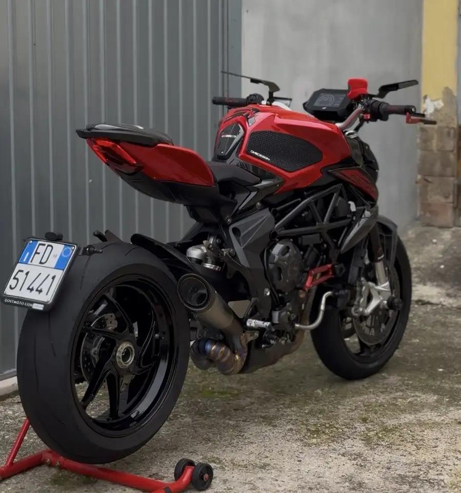 MV Agusta Brutale 800