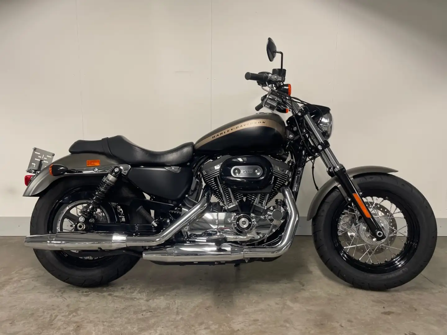 Harley-Davidson Sportster XL1200C CUSTOM Gri - 1