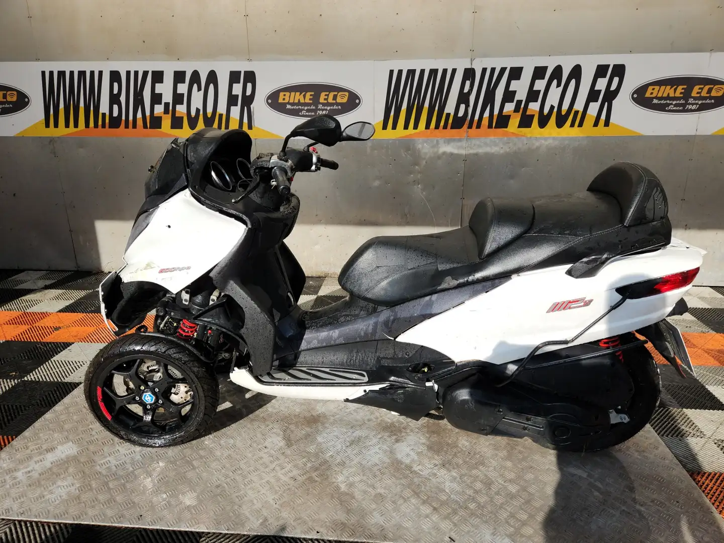 Piaggio MP3 500 Blanc - 2