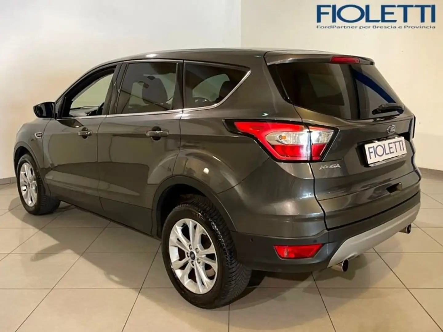 Ford Kuga 2ª SERIE 1.5 TDCI 120 CV S&S 2WD POWERSHIFT EDITI Gris - 2