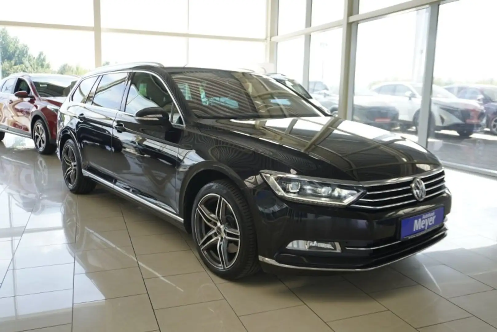 Volkswagen Passat Highl.2,0TDI DSG aAHK/LED/Navi/Easy Open Noir - 1