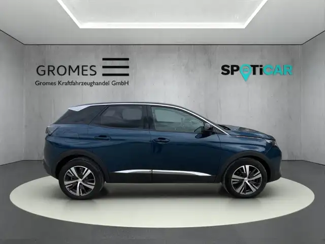 Peugeot 3008 view 2