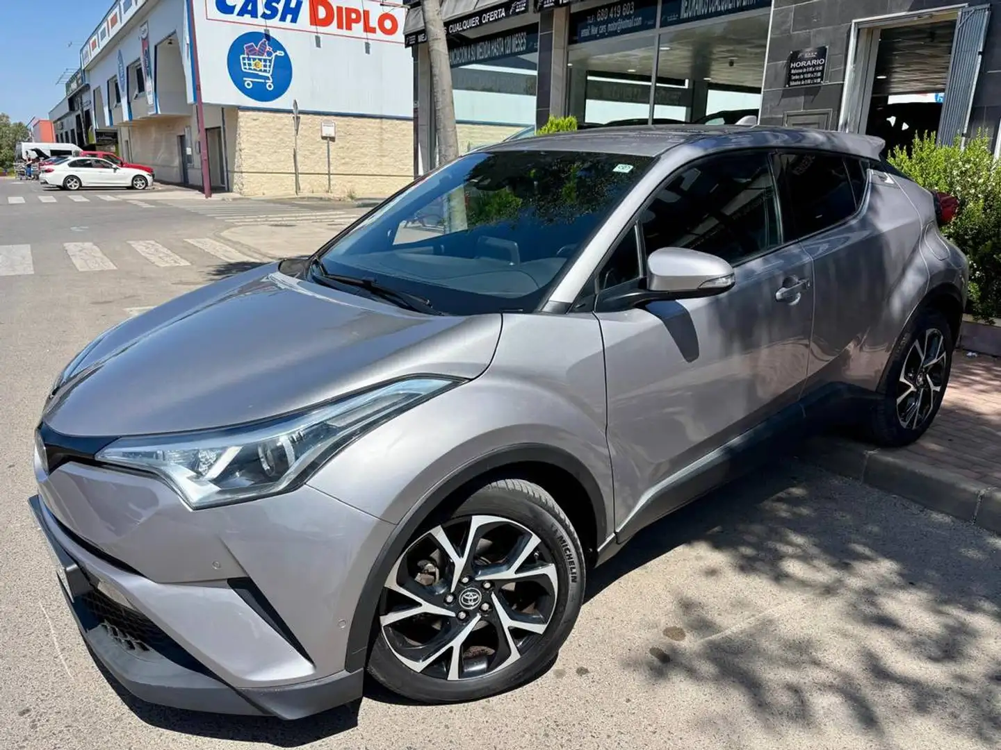 Toyota C-HR 125H Advance Gris - 1