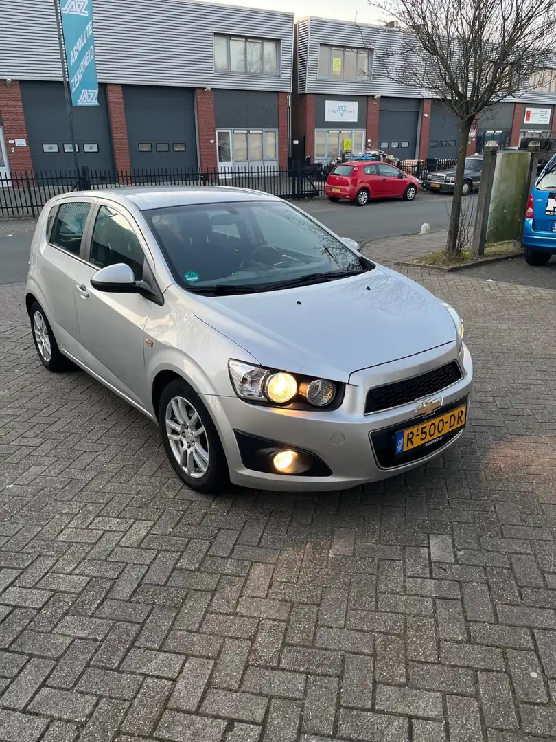 Chevrolet Aveo 1.6 Benzine Handgeschakeld Grijs - 1