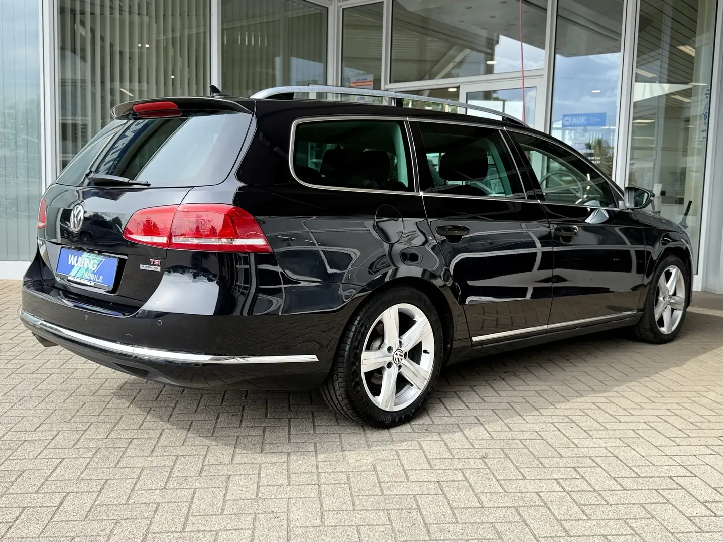 Volkswagen Passat Variant 1.4 TSI Highline BlueMotion ACC Schwarz - 2