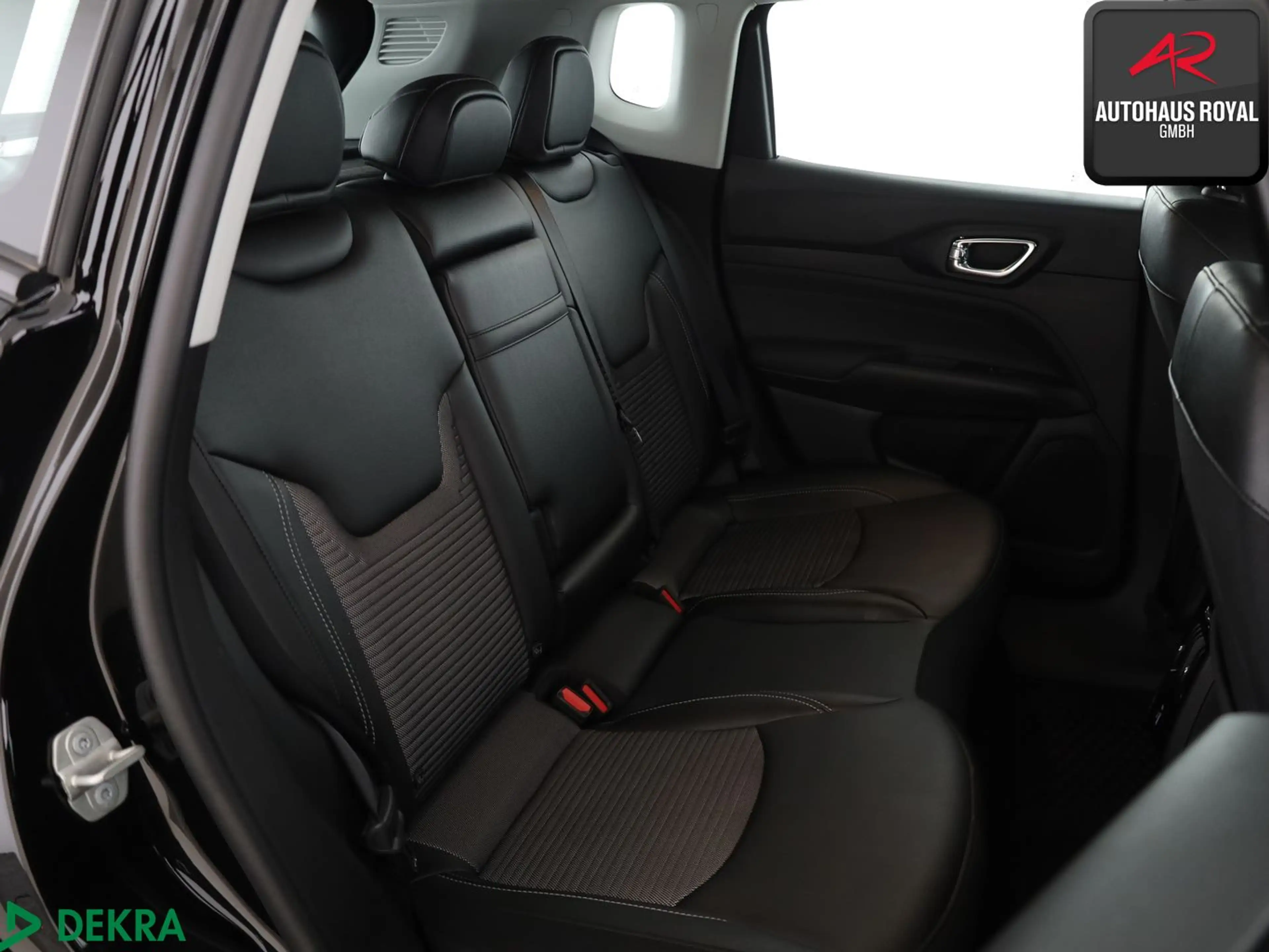 Jeep Compass 1.5 GSE e-Hybrid ALTITUDE 360°,ACC,1.HD — photo 13