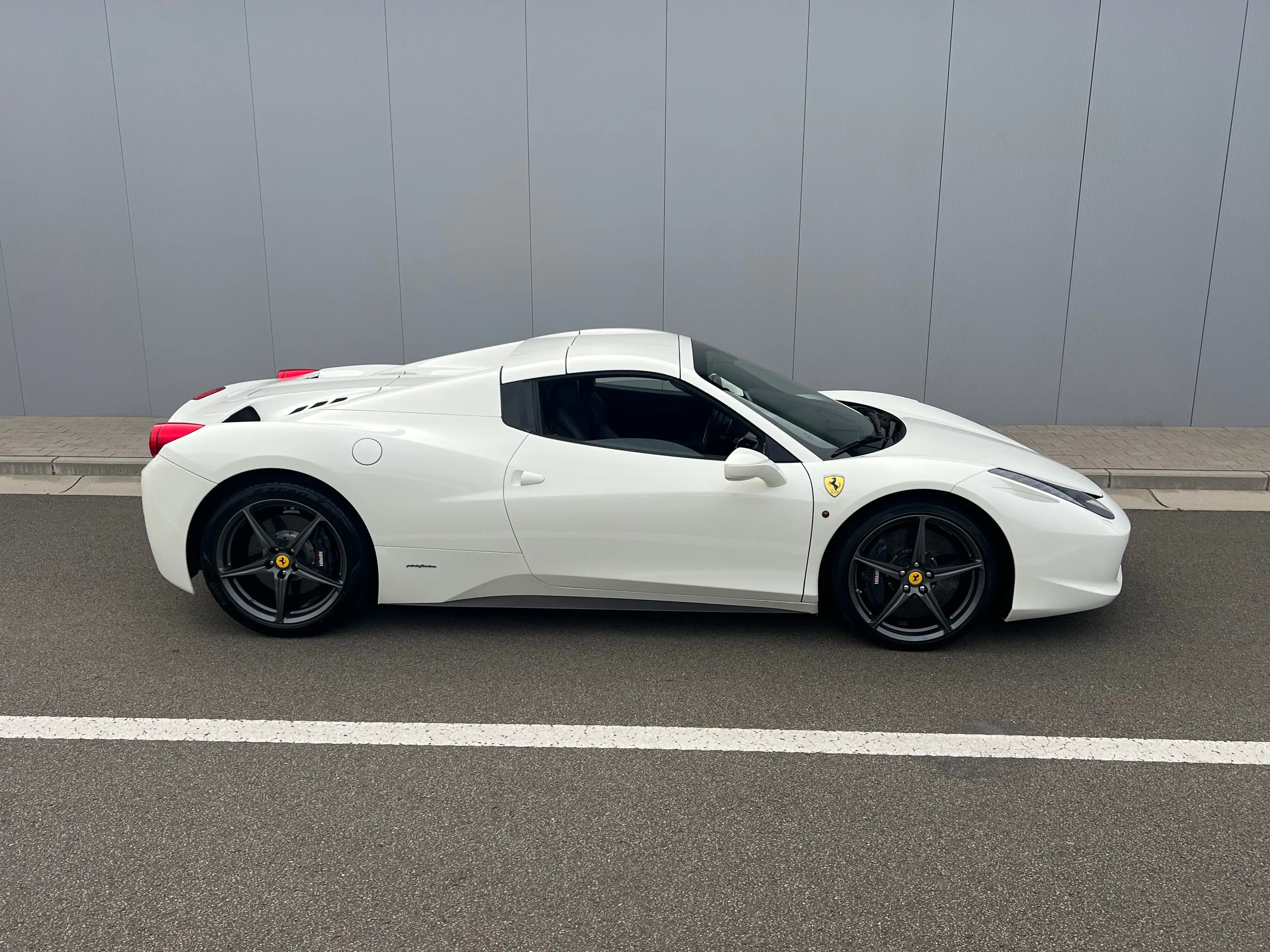 Ferrari 458 Spider - JBL - Lift - Belgian car - Full History - — photo 13