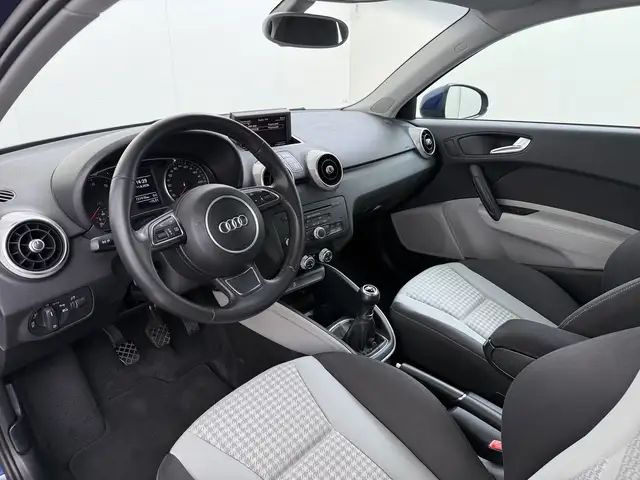 Audi A1 view 9
