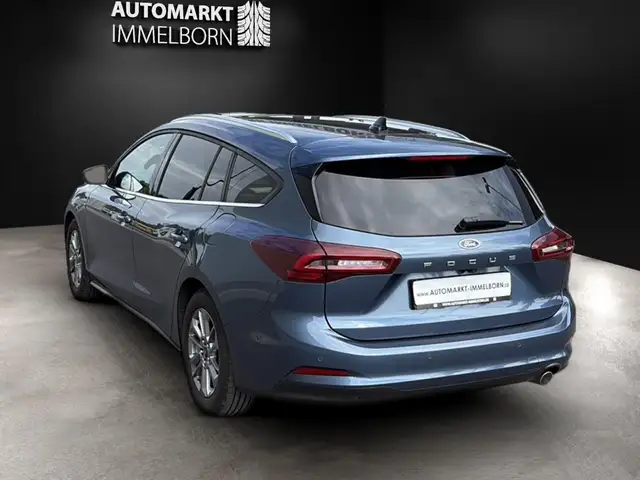 Ford Focus view 10