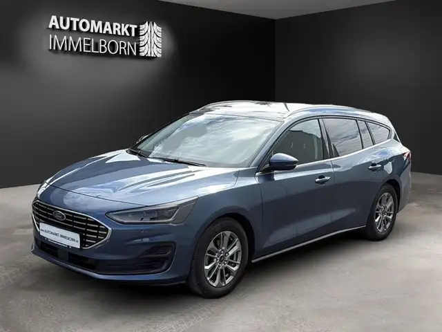 Ford Focus view 4