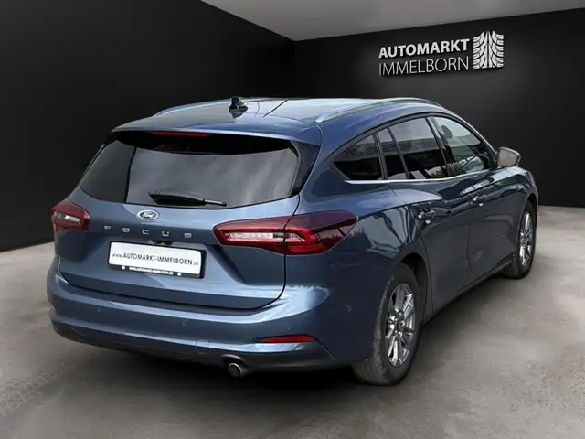 Ford Focus view 11