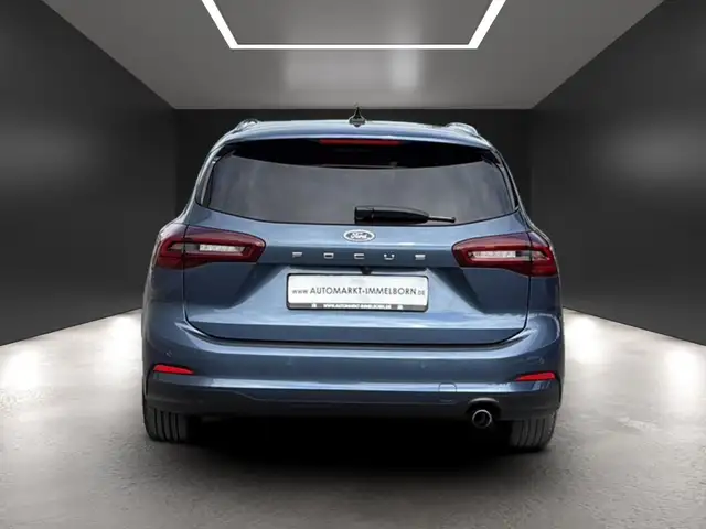 Ford Focus view 9