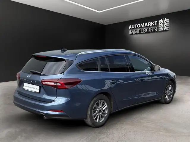 Ford Focus view 6