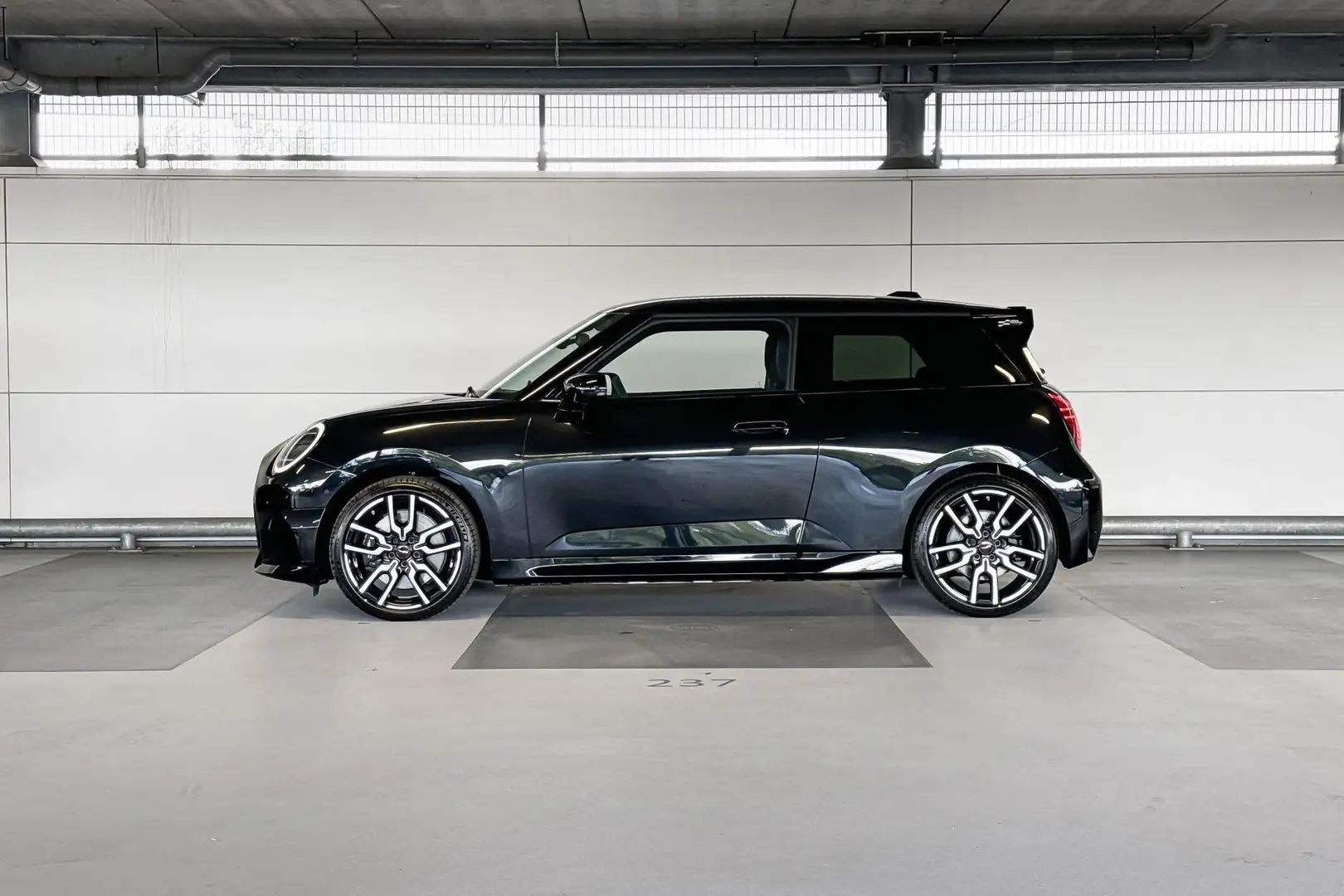 MINI Cooper E 3-deurs | John Cooper Works | Pakket M Zwart - 2