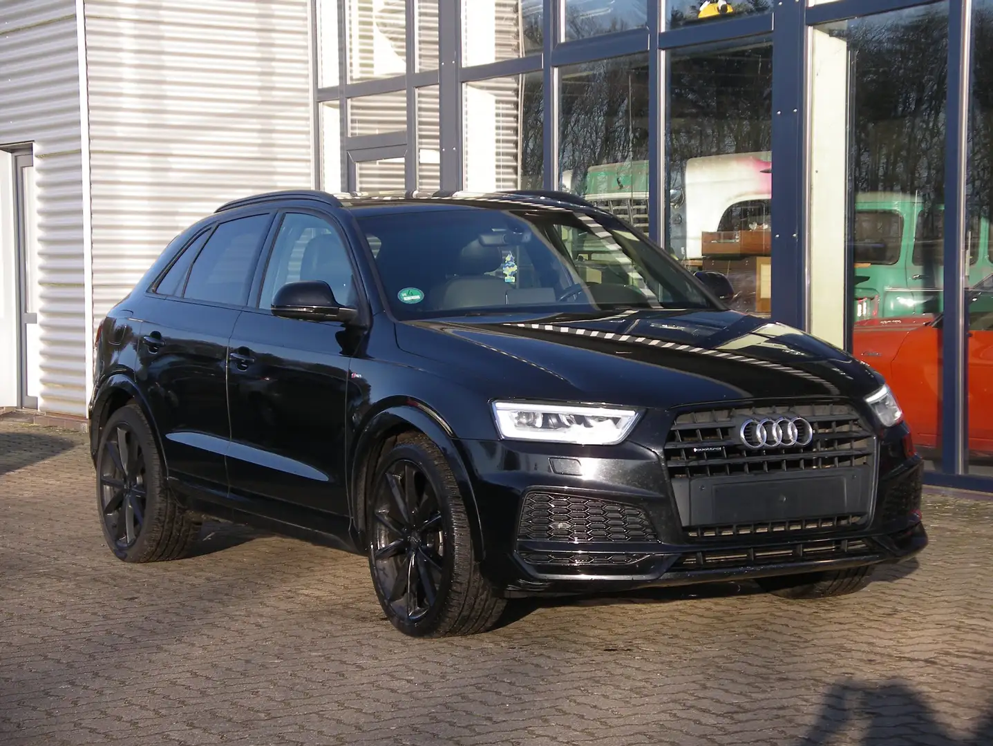 Audi Q3 2.0 TSFI Quattro S-Line  Panoramadach Negro - 1