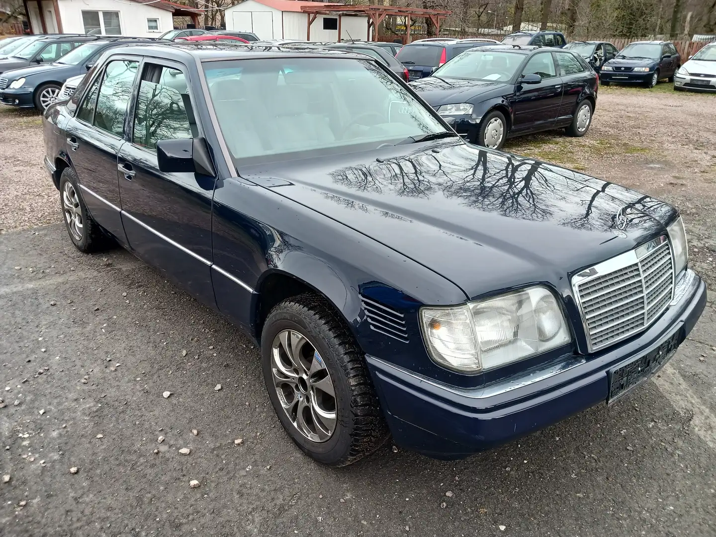 Mercedes-Benz E 300 DIESEL -LIMOUSINE -100kW/136Ps Bleu - 1