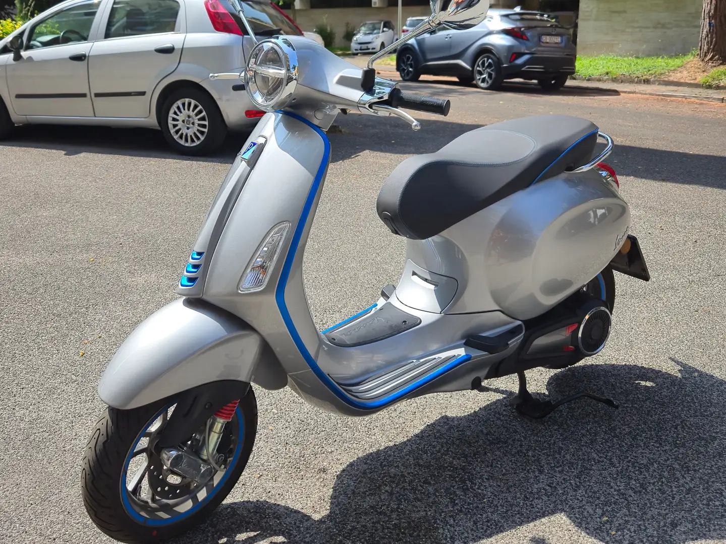 Vespa Elettrica 70 km/h L3 Argento - 2