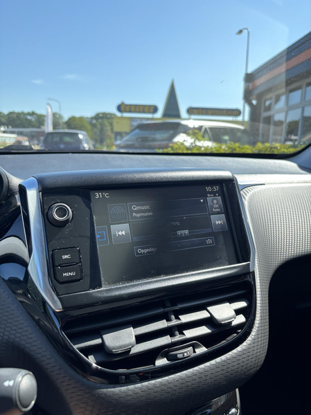 Peugeot 2008 1.2 PureTech Allure |Cruise|Climate| — photo 8