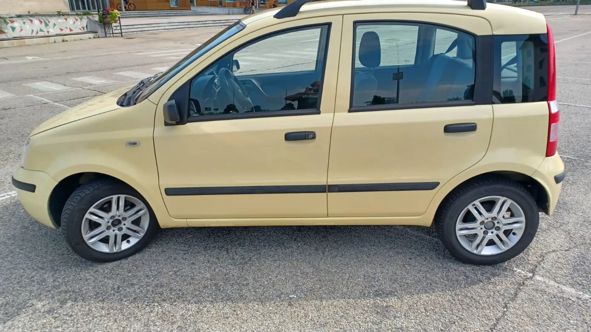 Fiat Panda Panda 1.2 Dynamic Class eco Jaune - 2