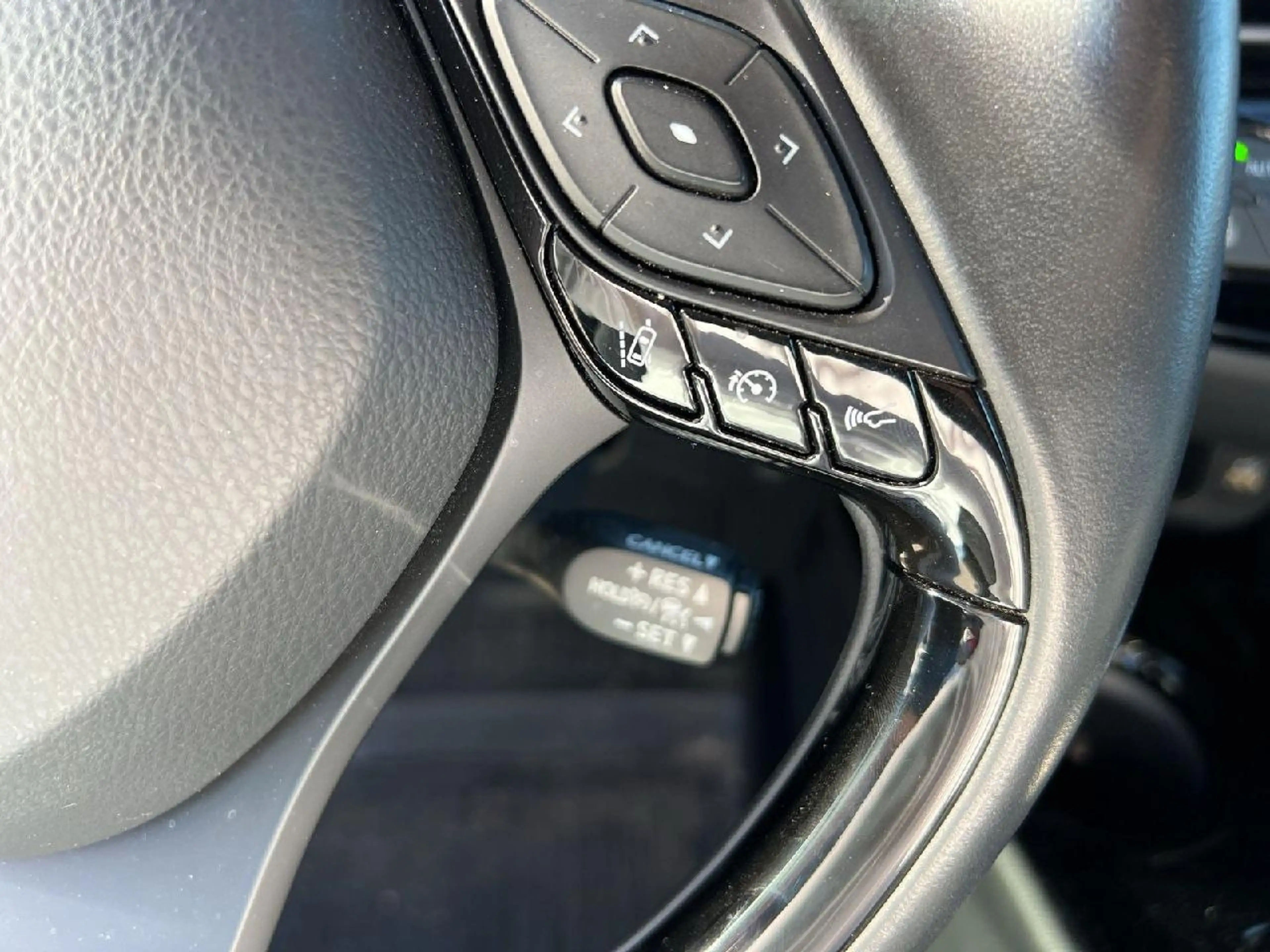 Toyota C-HR Hybrid Team D,ACC,LED,AHK,NAVI,KAMERA,SHZ,LHZ,SPUR — photo 9