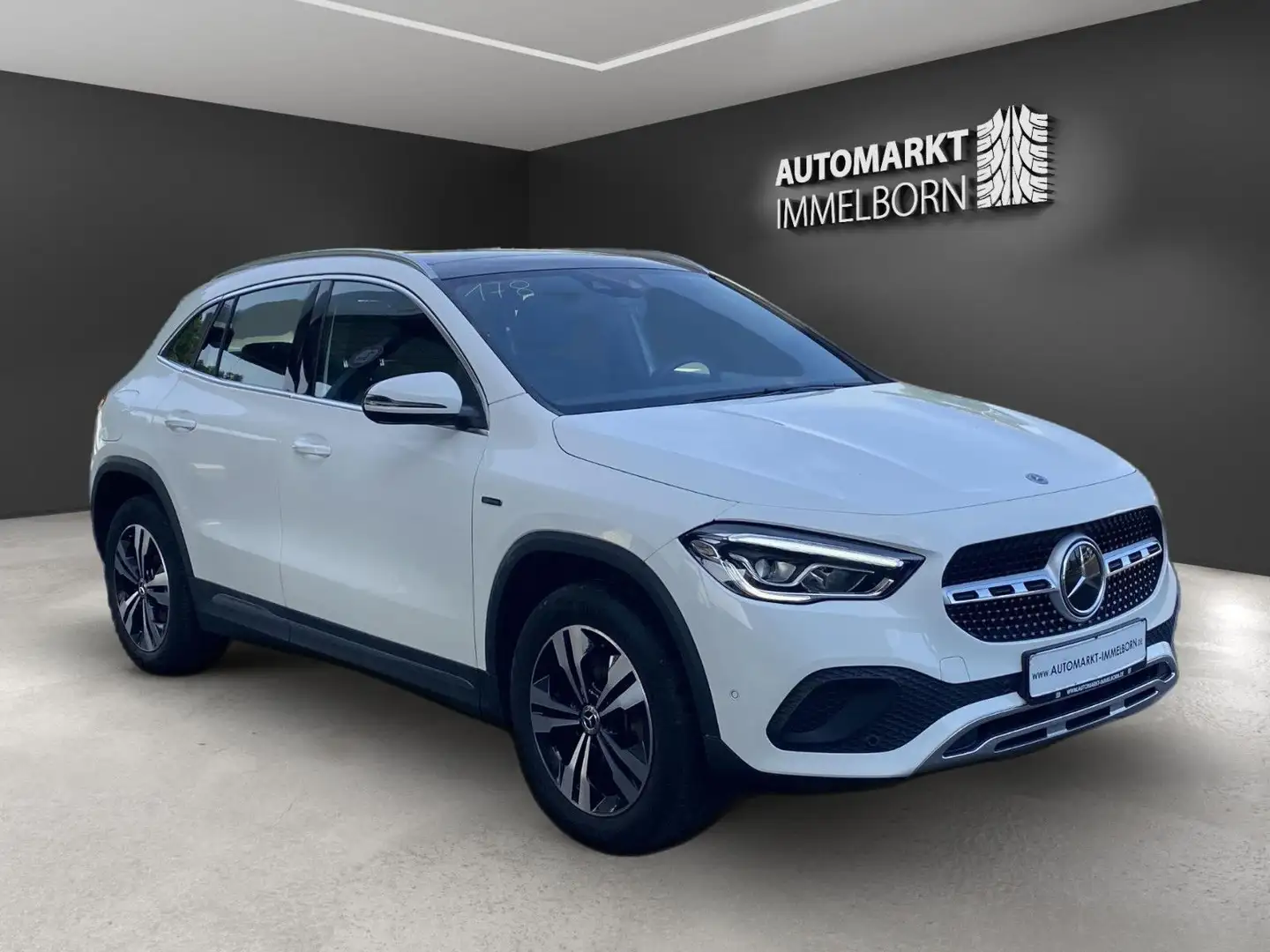 Mercedes-Benz GLA 250 e Pano*Distro*Virtual*LED*Leder*DAB*Navi Biały - 1